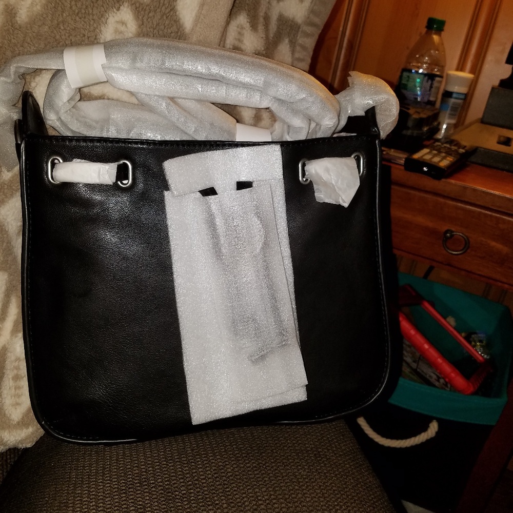 NWT FRYE SMALL BLACK ILANA CROSSBODY